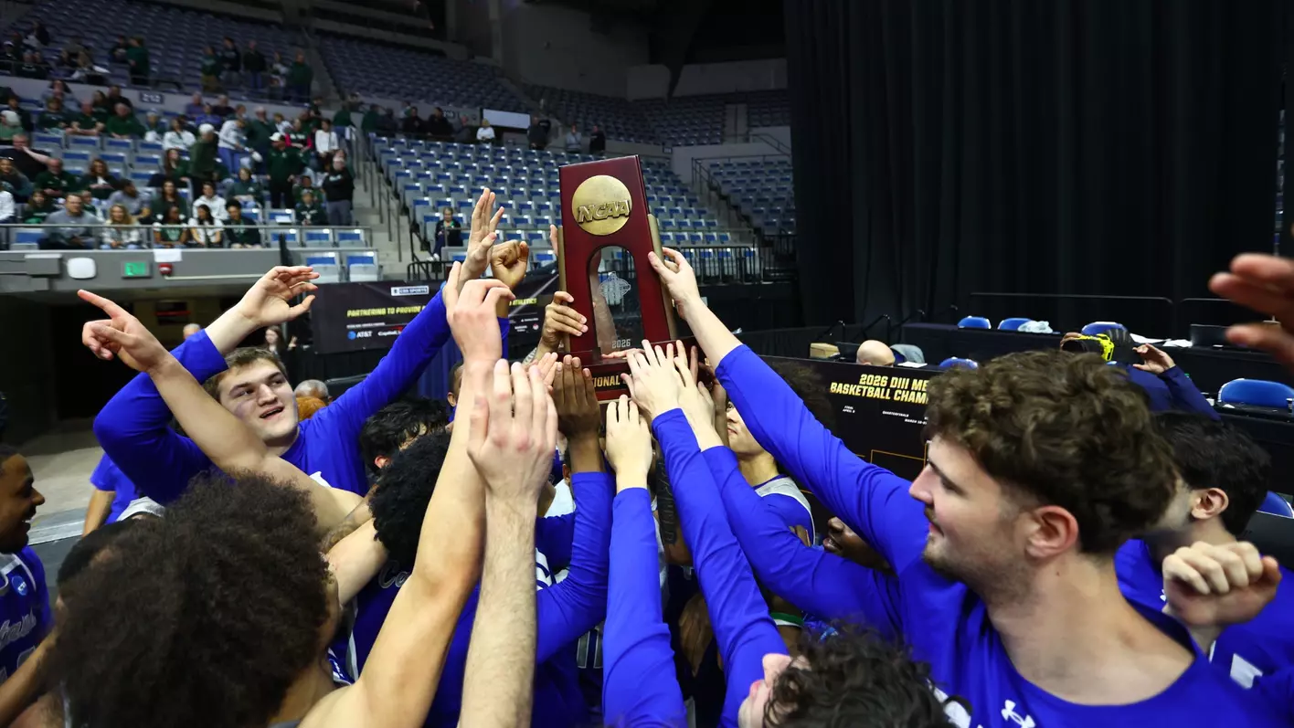 CAPTAINS ADVANCE TO NATIONAL SEMIFINAL: CNU Holds off St. Thomas in Quarterfinal Thriller, 63-59